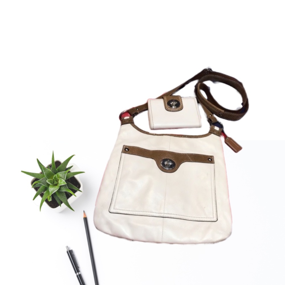 🦋 Rare Coach Crossbody & Matching Wallet!